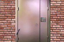Как выбрать и стилизовать металлическую дверь?